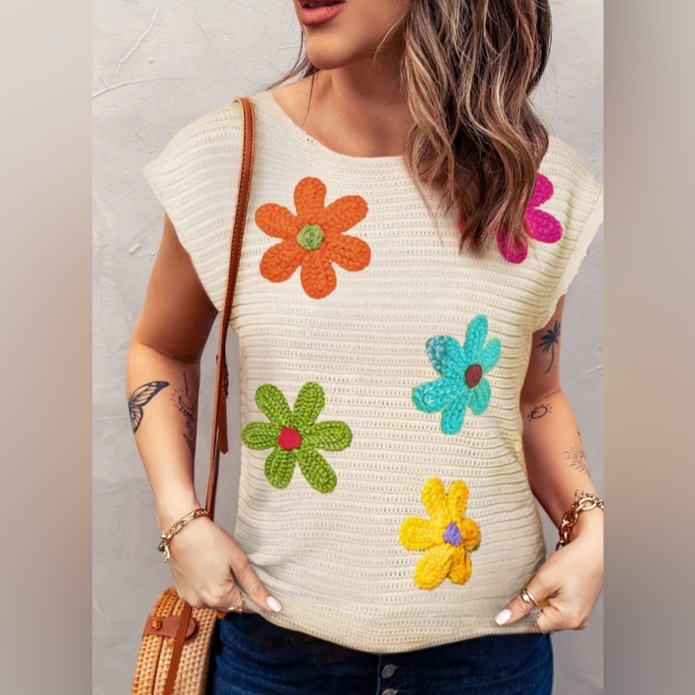 Source Unknown Cream Sweater with Colorful Floral Accents - Picture 4 of 4